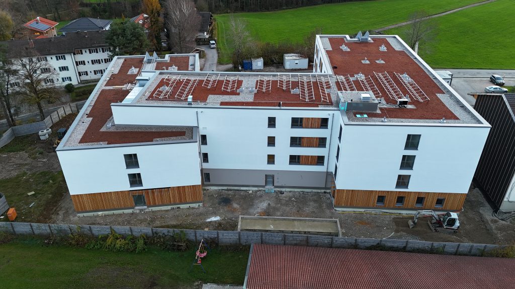 Flachdach Neubau, Reparatur, Sanierung und Wartungsarbeiten oder Abdichtungen
